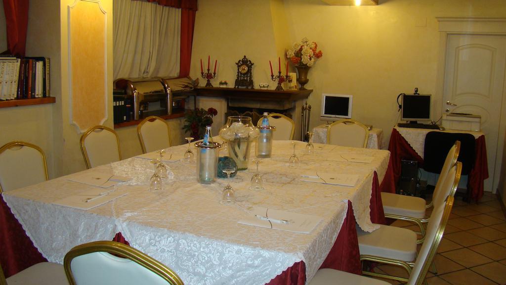 Hotel Vienna Ostenda E Ristorante Il Danubio Rimini Exterior foto