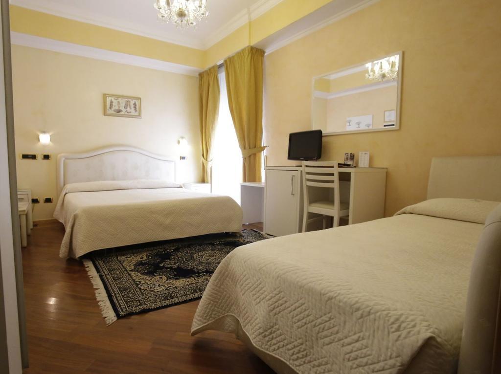 Hotel Vienna Ostenda E Ristorante Il Danubio Rimini Exterior foto