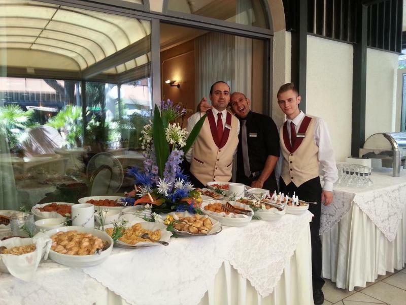 Hotel Vienna Ostenda E Ristorante Il Danubio Rimini Exterior foto